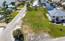 2 Bayview Boulevard, Fort Myers Beach, FL 33931