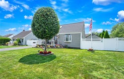 7 Farmedge Road, Bethpage, NY 11714
