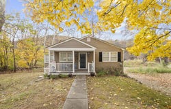 567 Roosevelt Drive, Oxford, CT 06478
