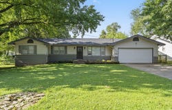 938 E Lindberg Street, Springfield, MO 65807