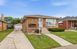 4524 W 100th Place, Oak Lawn, IL 60453