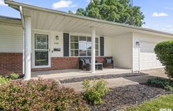 2408 DELAWARE Drive, Springfield, IL 62702