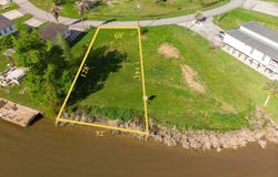 15781 Cypress Point Ln, French Settlement, LA 70733