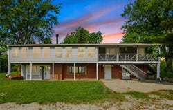 8423 Meadow Wood Drive, Dexter, IA 50070