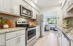 5 Ash Ln, Harding Twp., NJ 07960-6770