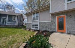 1900 SE 6TH Terrace, Lee's Summit, MO 64063