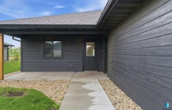 1506 W 20th Ave, Mitchell, SD 57301