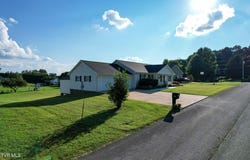 37 Fairview Ridges Drive, Afton, TN 37616