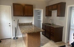 42 Hall St, Springfield, MA 01108