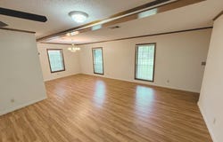 446 W Magnolia St, Garrison, TX 75946