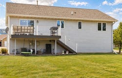 13 Riverside Road, Morris, MN 56267