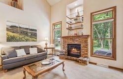 2143 BARROW Way, NEENAH, WI 54956