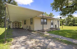 204 N Grant Ave, Lyons, KS 67554