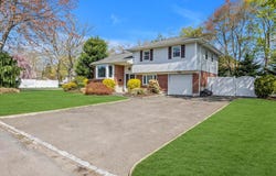 1 Earl Gate, Melville, NY 11747