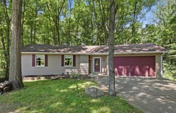 175 Lane 650A Snow Lake, Fremont, IN 46737-9439