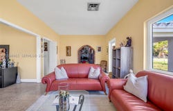 2048 NE 180th St, North Miami Beach, FL 33162
