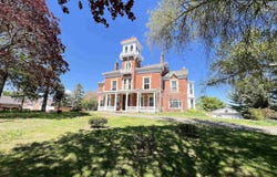 11373 US Highway 20, GALENA, IL 61036