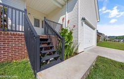 1817 River Poppy Rd, Mascot, TN 37806