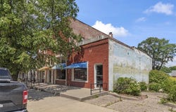 1817 N Main Street, Higginsville, MO 64037