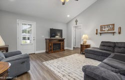 6 Sugarloaf Lane, Perkinston, MS 39573