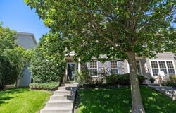 1068 Hillvale Avenue N, Oakdale, MN 55128