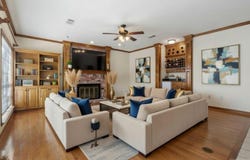 8 Edgewater Cove, Maumelle, AR 72113