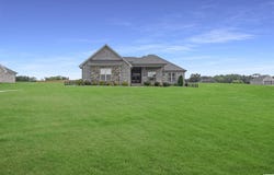 40 CREST LOOP ROAD, CLANTON, AL 35045