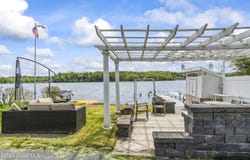 53 Lakeshore Drive, North Greenbush, NY 12198