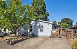 241 NW WADE ST, Estacada, OR 97023