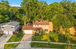 32306 Valley View Circle, Farmington, MI 48336