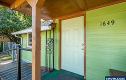 1649 Elm St, Sweet Home, OR 97386