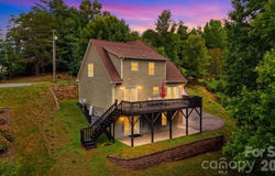 909 36th Avenue NW, Hickory, NC 28601