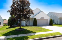 89 LANTERN LANE, COLUMBUS, NJ 08022