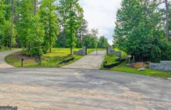 535 Penny Lane, Loganville, GA 30052