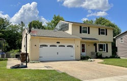 1527 Lindy Drive, Lansing, MI 48917