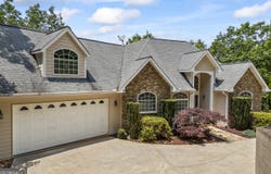 894 Oak Pointe, Cleveland, GA 30528
