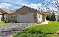 1210 CAMERON Circle, NEENAH, WI 54956-9808