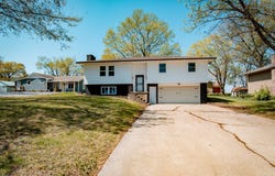 413 N West St, Cameron, MO 64429
