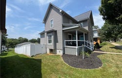 306 Maple Street SW, Sugarcreek, OH 44681