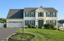 1915 OAK HILLS Drive, HANOVER, PA 17331