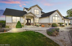 110 Beane Rd, Moxee, WA 98936