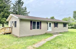 52400 Susan Lane, Dowagiac, MI 49047