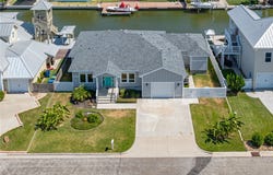 14 Luau Lane, Rockport, TX 78382