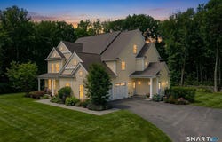 17 Bittersweet Way, Stonington, CT 06378