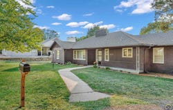 2713 SW Fairway DR, Topeka, KS 66611