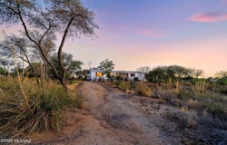 1074 N White Oak Place, Oracle, AZ 85623