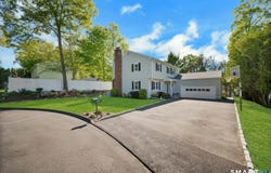 35 Hampton Lane, Stamford, CT 06903