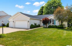 1010 WELLINGTON Drive, Washington, IL 61571