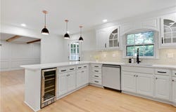 208 Oxford Lane, Lee's Summit, MO 64063