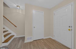 65 W CHESTNUT Street, MACUNGIE, PA 18062